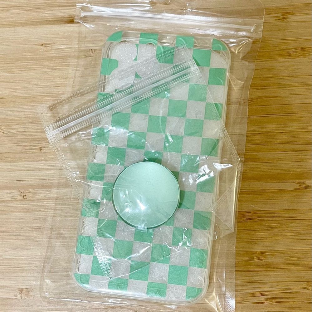 IPhone 12 Pro Max phone case ➕phone stand/finger grip